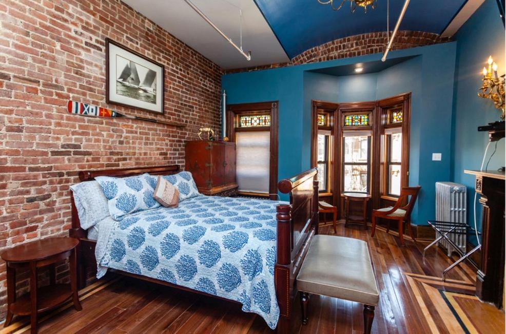 Northern Lights Mansion Bed and breakfast 3*