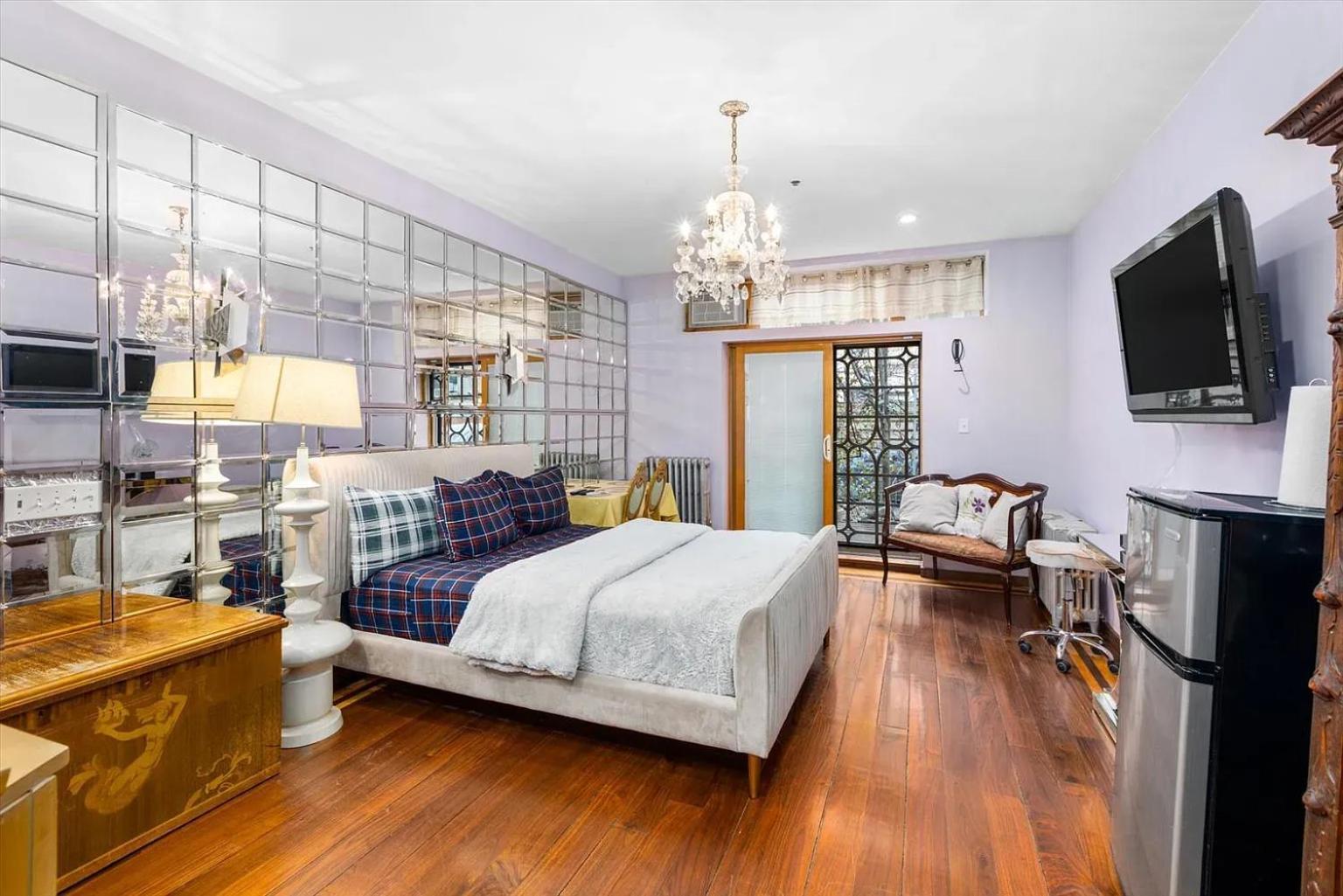 Northern Lights Mansion Bed and breakfast